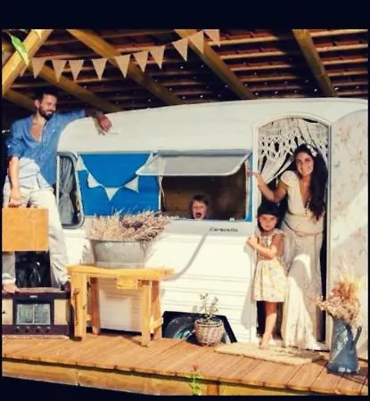 Gite Azkendantza 2A6 Pers Avec Caravane Insolite Ascain Exterior photo